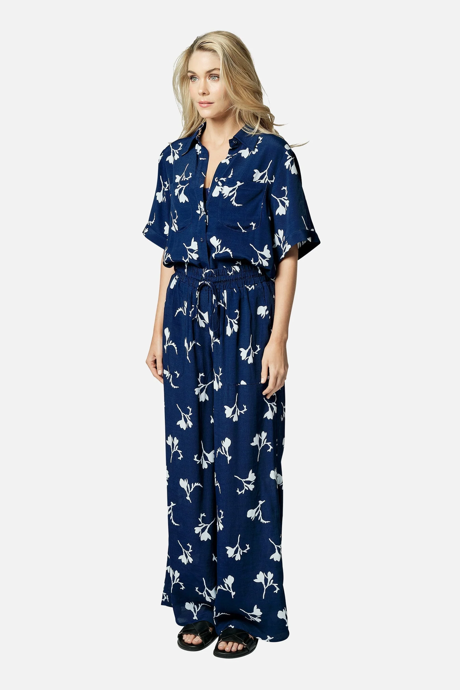 Short Sleeve Button-Up Shirt FREESIA SILHOUETTE NAVY - Image 5